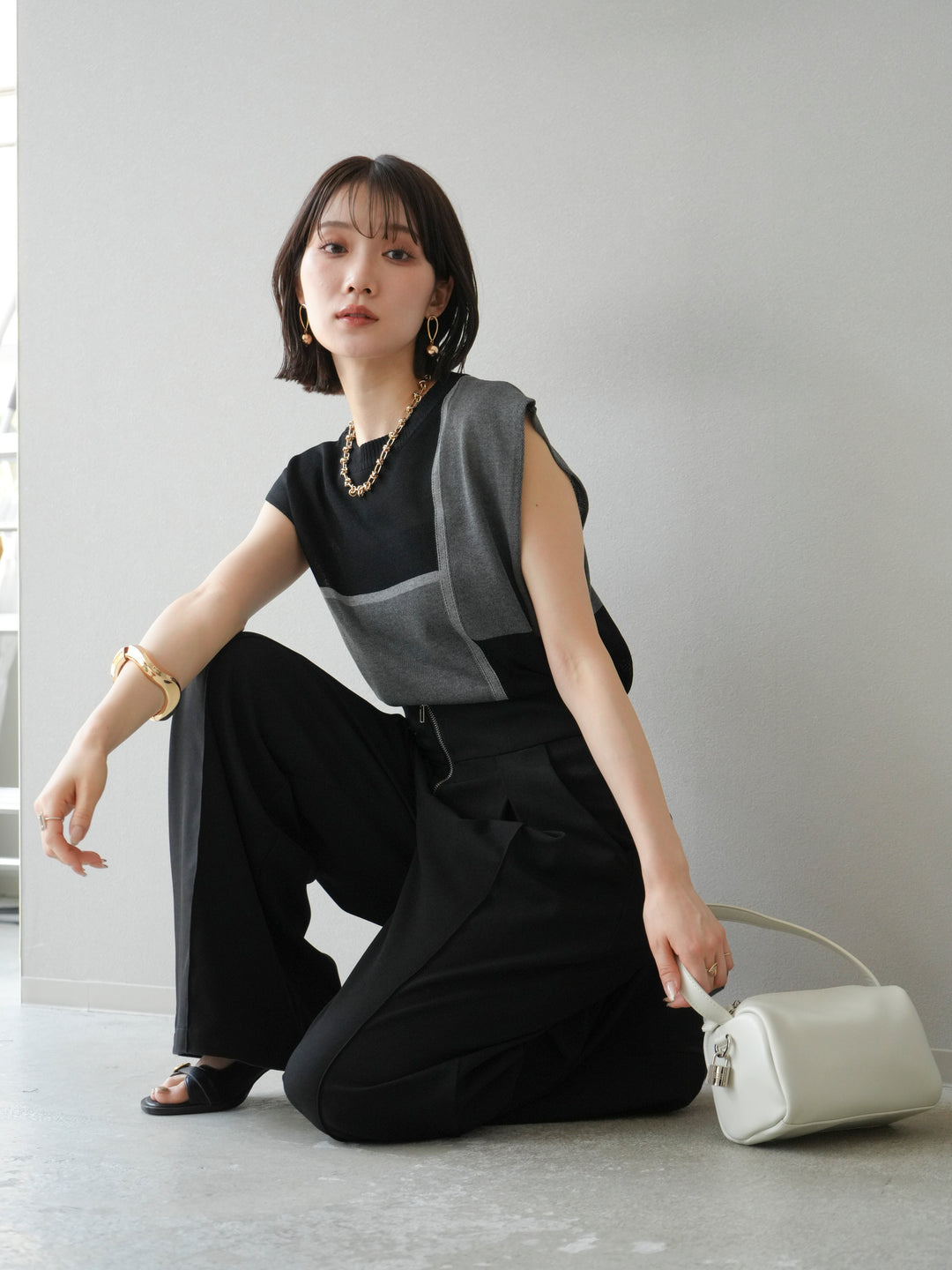 【預購】同色系無袖針織套頭衫/黑色