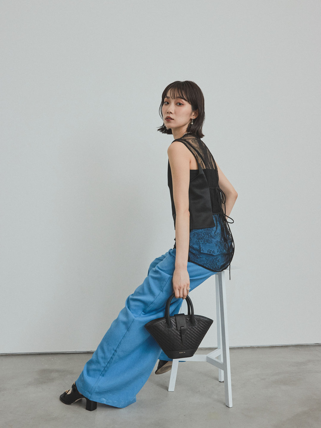 [預購] 緞面 x 蕾絲背心/黑色