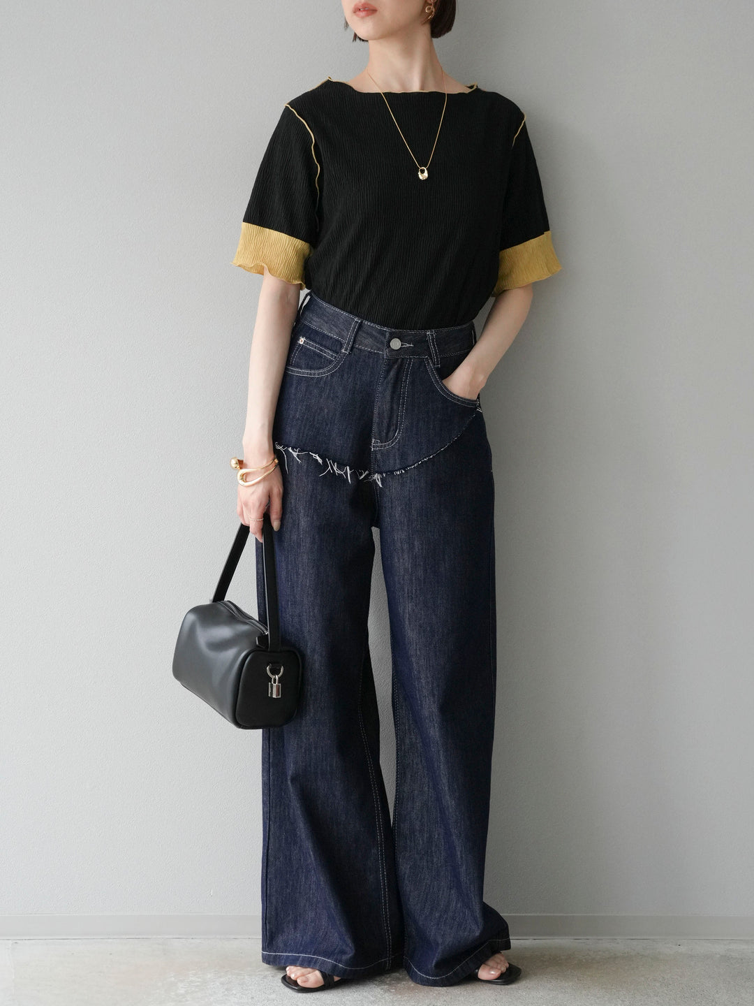 [SET] 百褶同色船領套頭衫 + 臀部設計牛仔褲（2 件組）