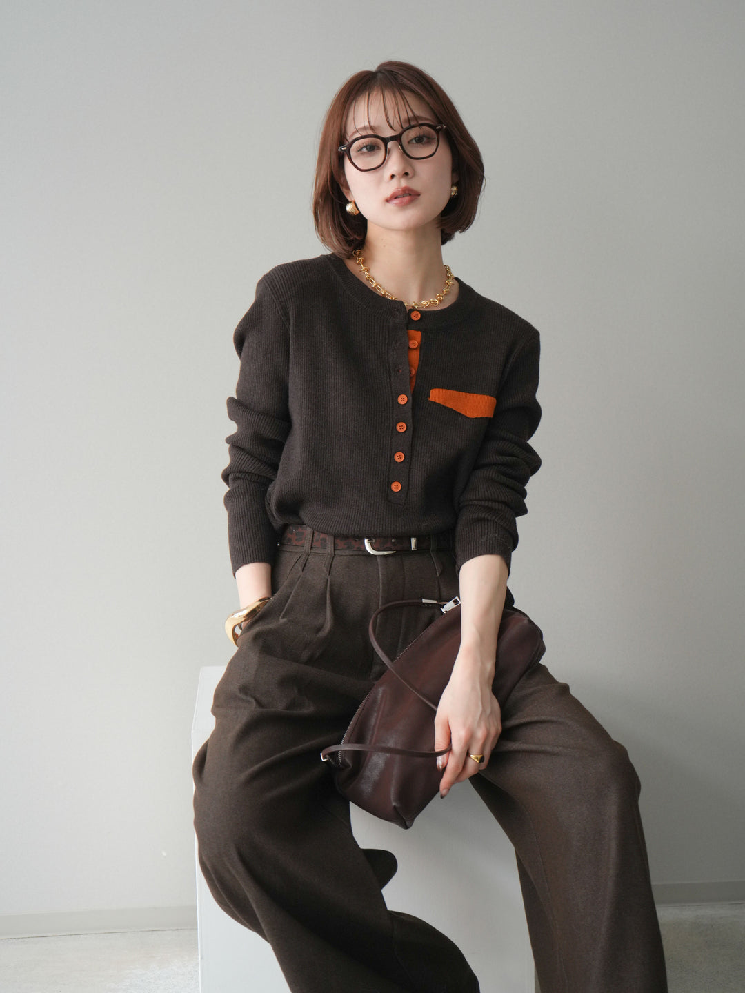 【預購】雙色拼接口袋亨利領針織衫/棕色