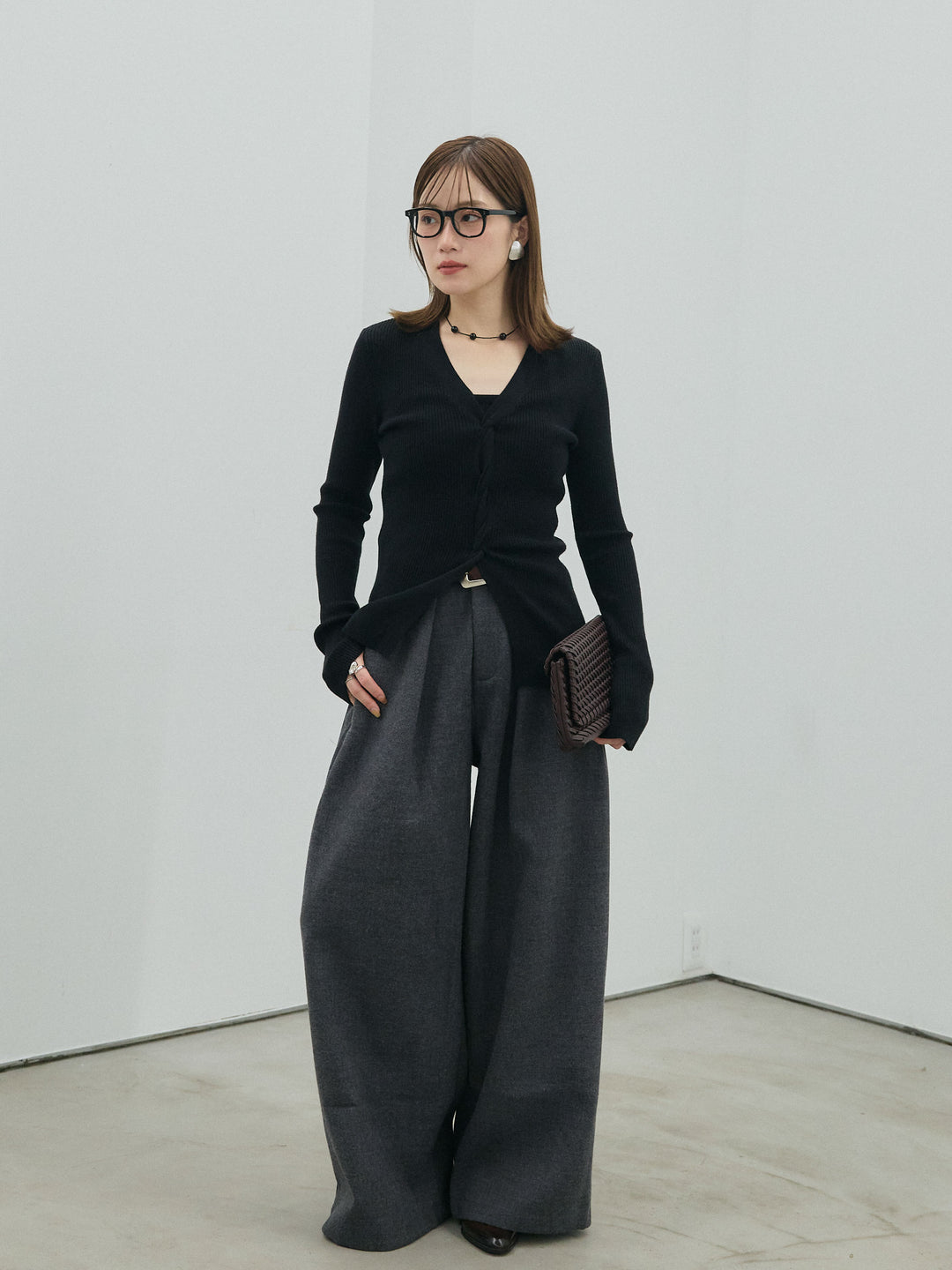 【Allure】[SET]フロントツイストリブニットトップス+ループデザインツイルワイドパンツ(2set)