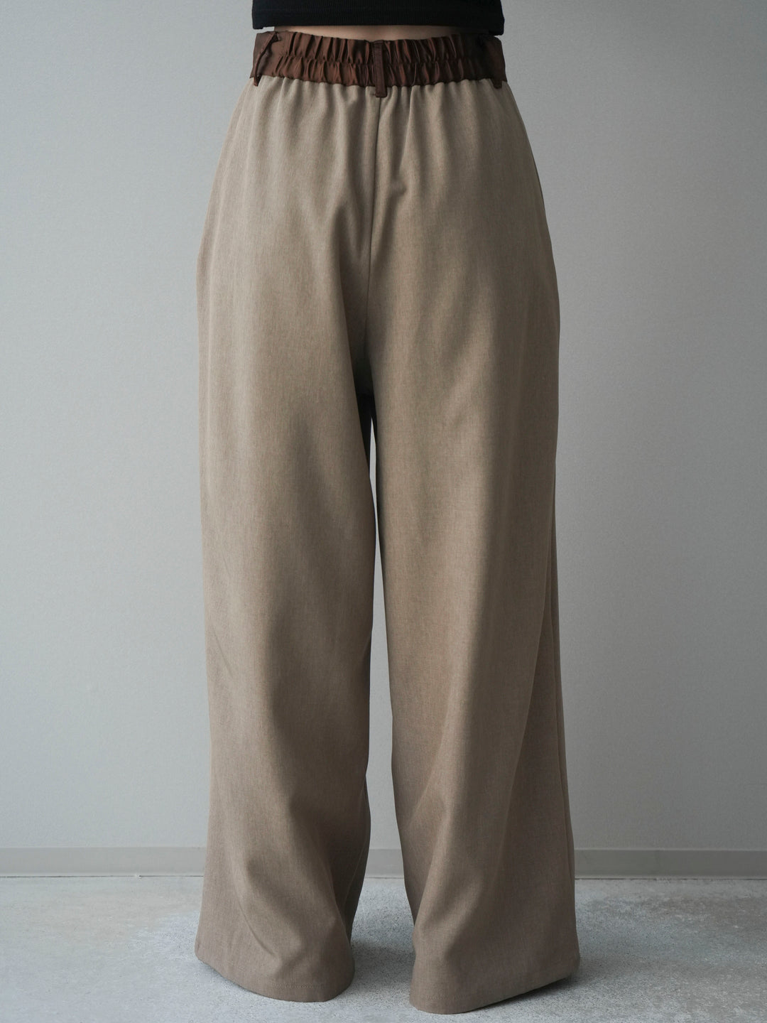 [予約]サテンベルトタックワイドパンツ/beige