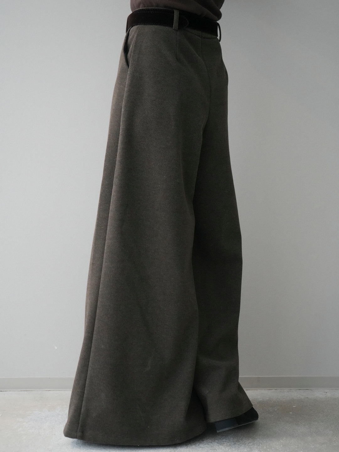 [予約]ベルト付きフロントタックワイドパンツ/brown