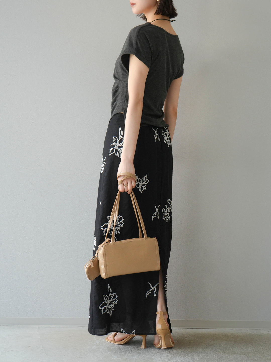 [予約]フラワー刺繍ナロースカート/ブラック