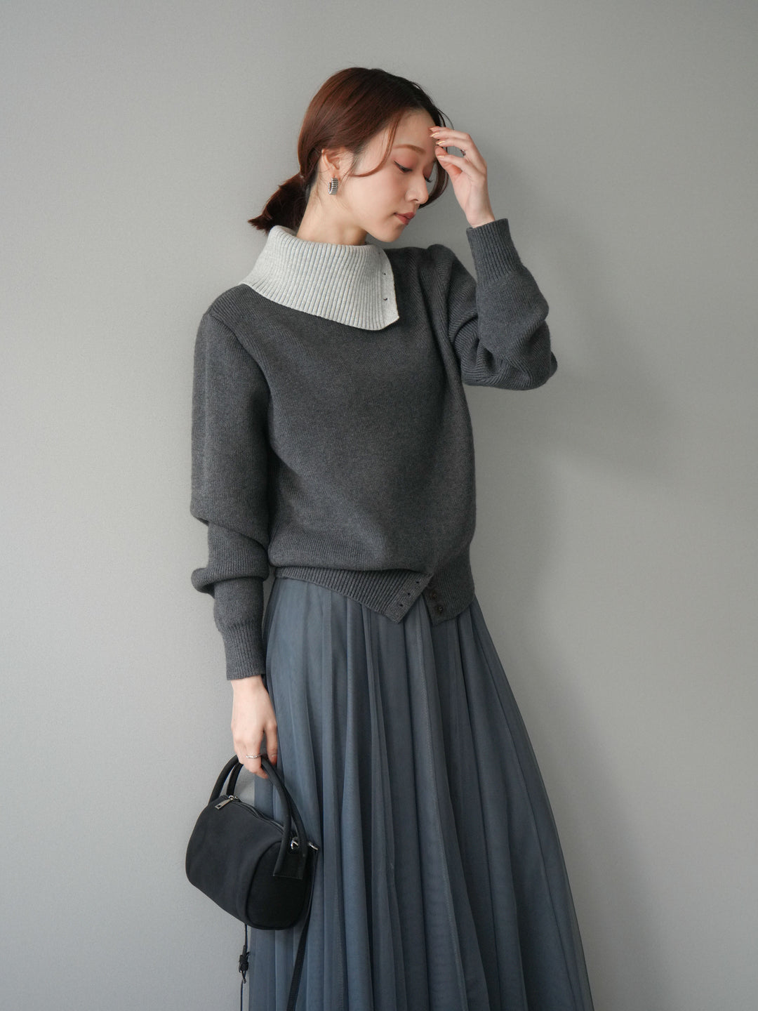 [予約]デザインネックバイカラーニットプルオーバー/charcoal