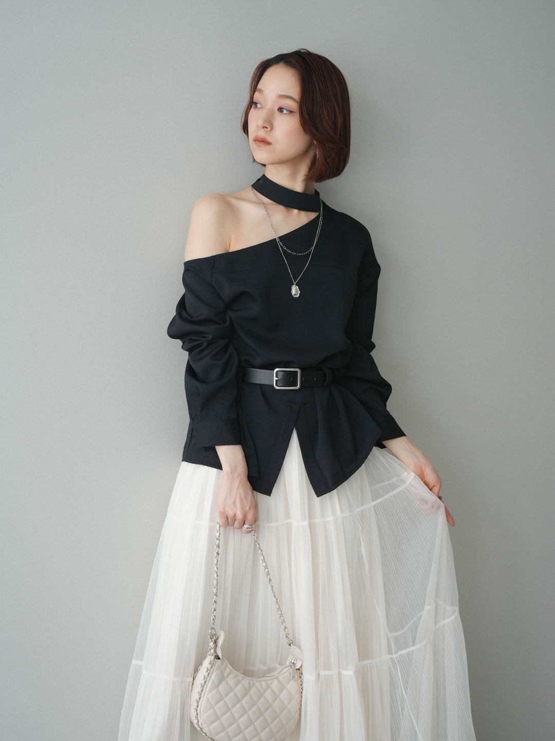 [SET]ベルト付ワンショルダースリットブラウス+ベルト付ワンショルダースリットブラウス(2set)