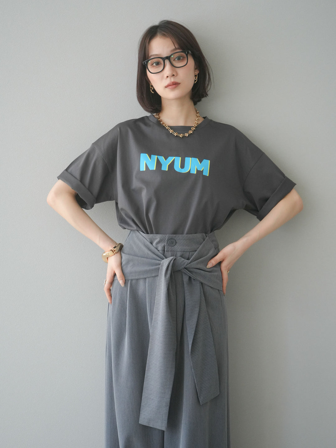 [預訂]“NYUM”標誌印花乾爽觸感棉質T卹/炭灰色