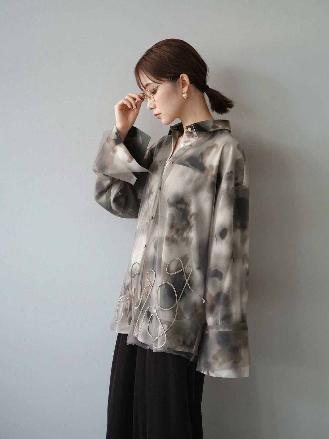 [SET]コード刺繍チュールシャツ＆ニュアンス柄シャツアンサンブル+ベロアナロースカート(2set)