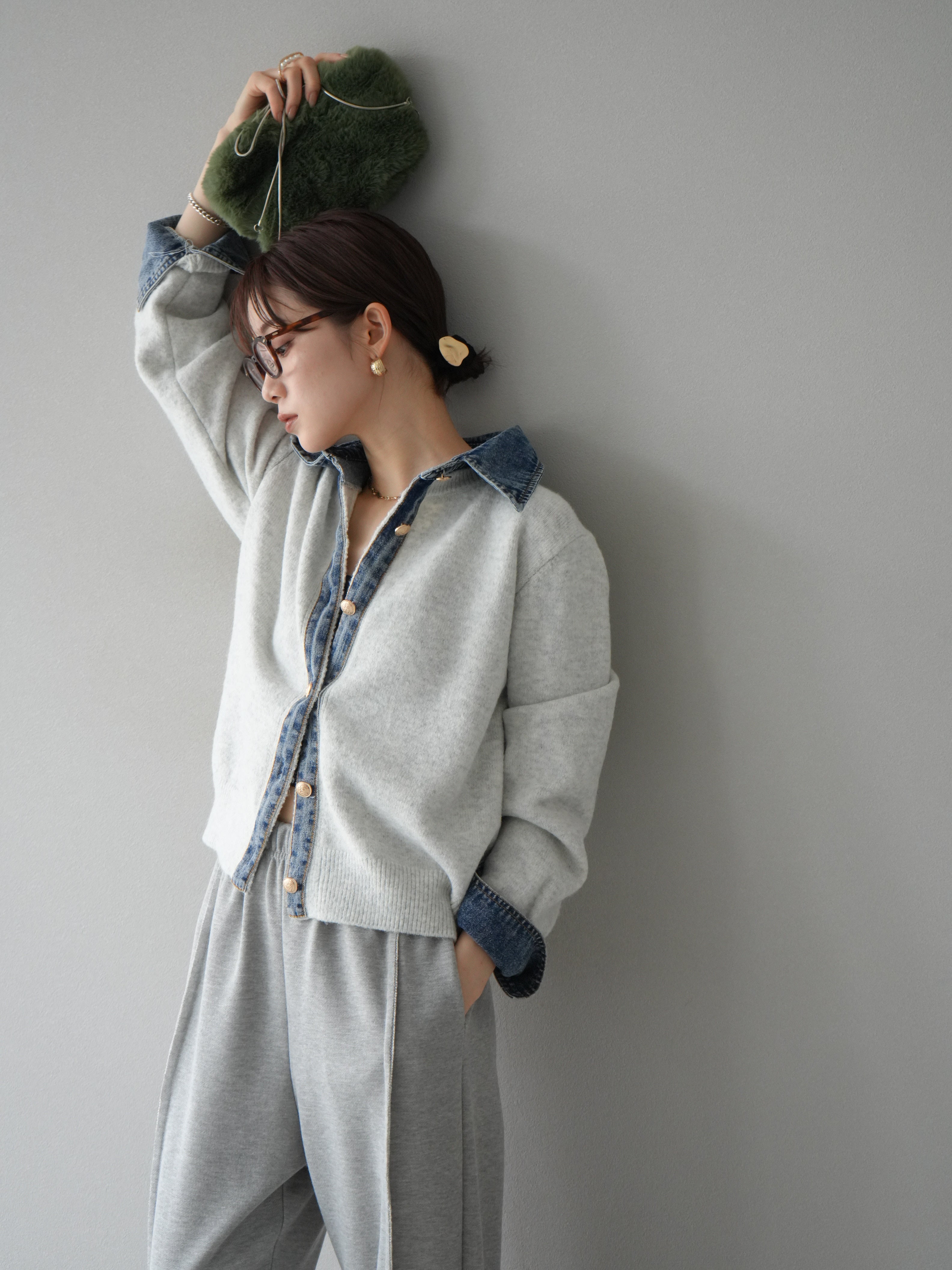予約]デニム襟ボタンニットカーディガン/オートミール – Lumier