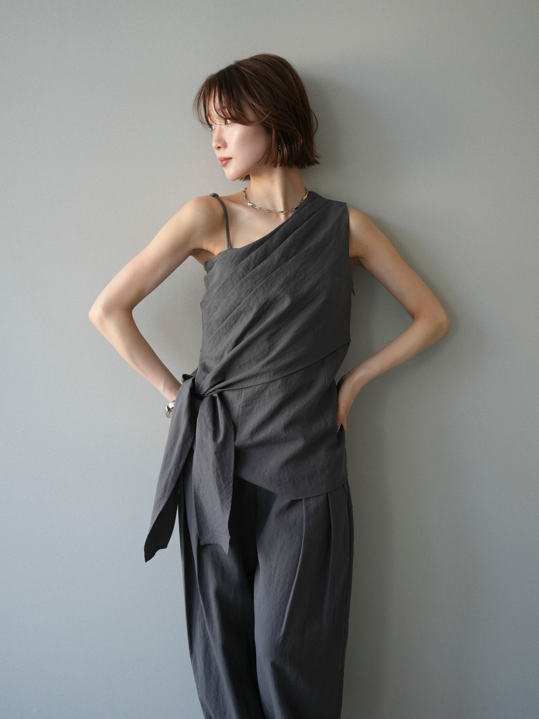 [予約]ワンショルダーラップトップス/gray