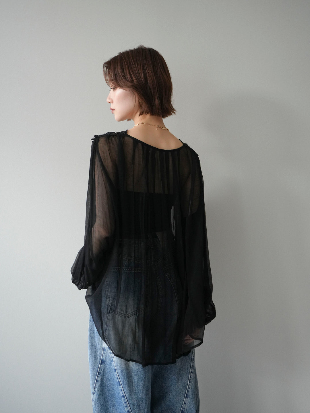 [予約]レースディテールシアーブラウス/black