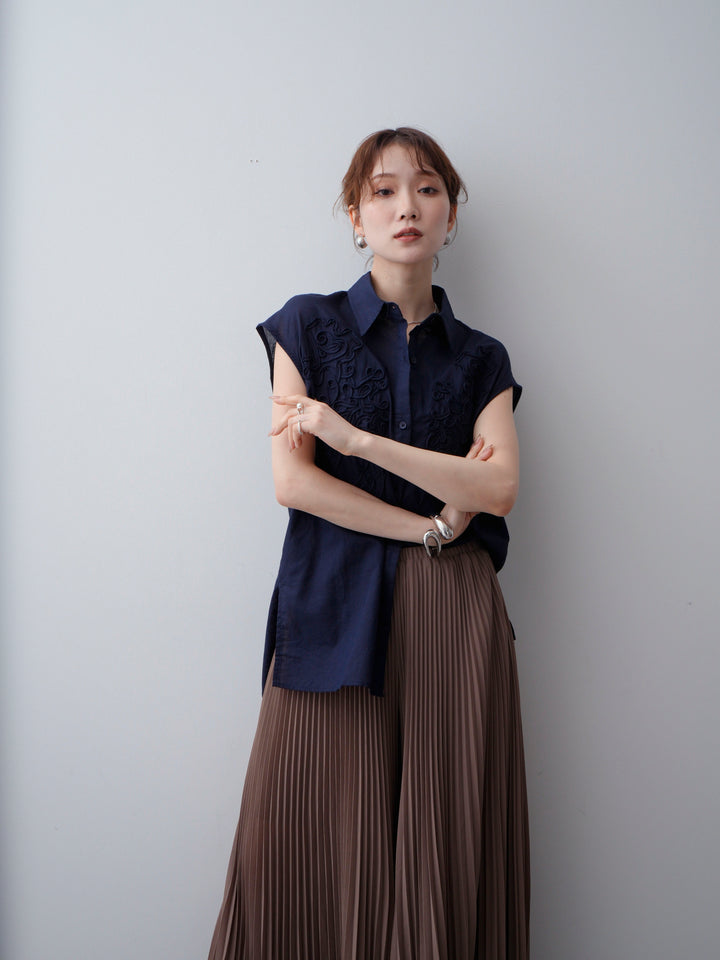 [予約]コード刺繍スリーブレスシャツ/navy