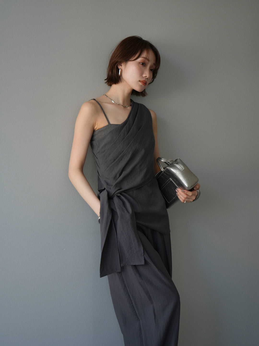 [予約]ワンショルダーラップトップス/gray