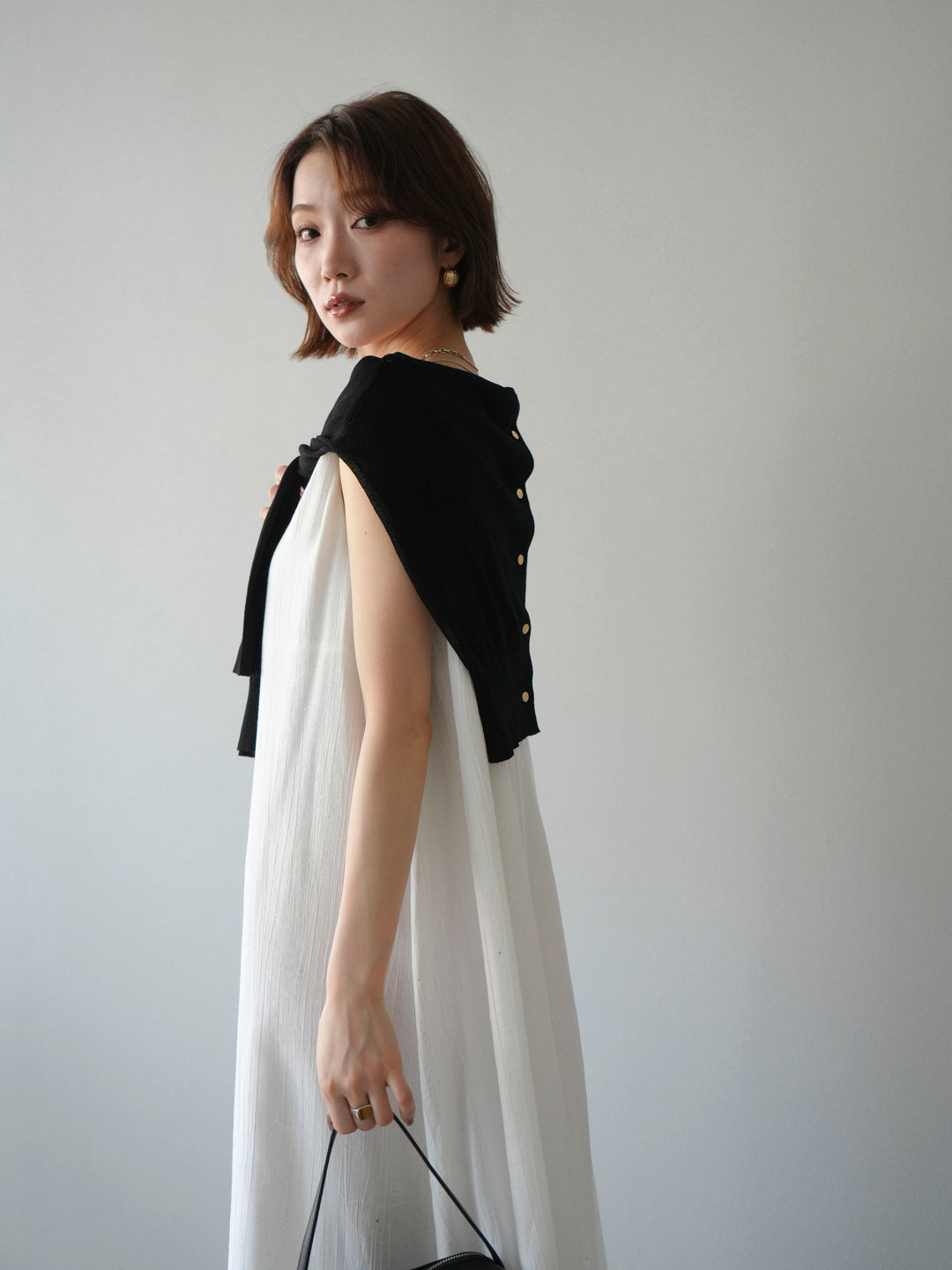 [予約]ラメツイストストラップVバックドレス/white