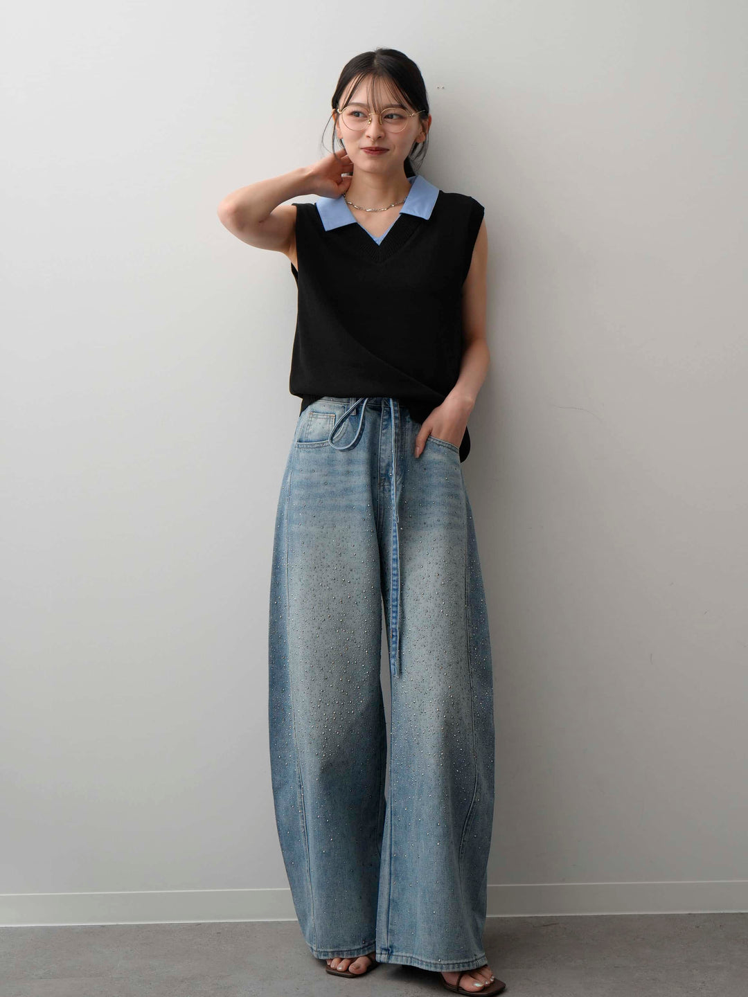 [予約]ウエストベルトフロントビジューカーブワイドパンツ/lightblue