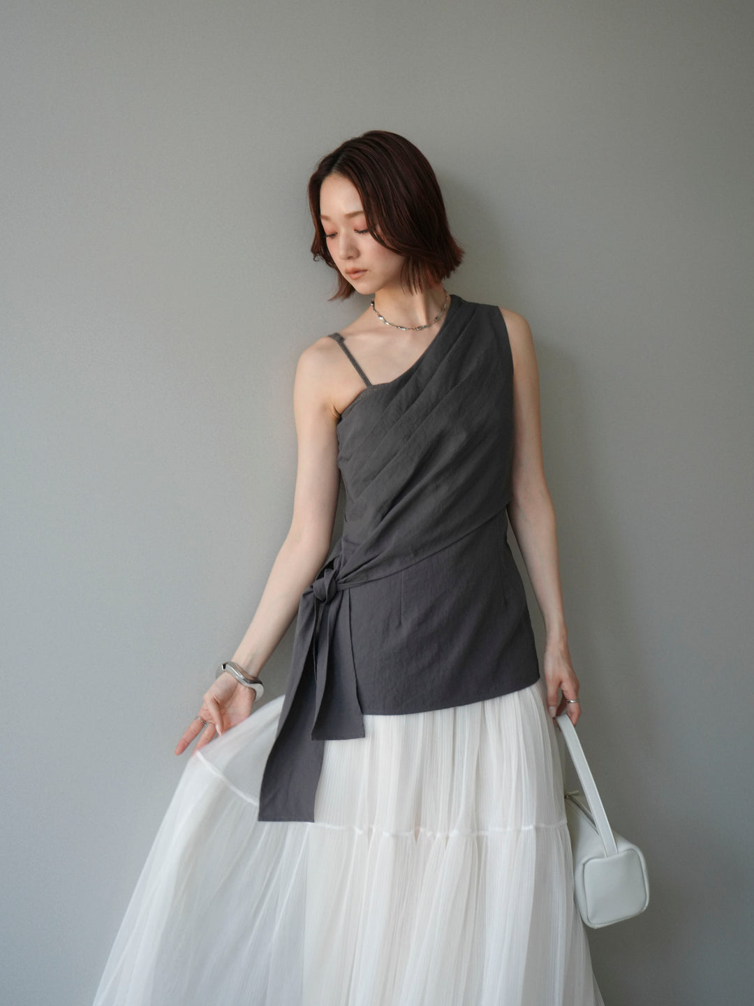 [予約]ワンショルダーラップトップス/gray