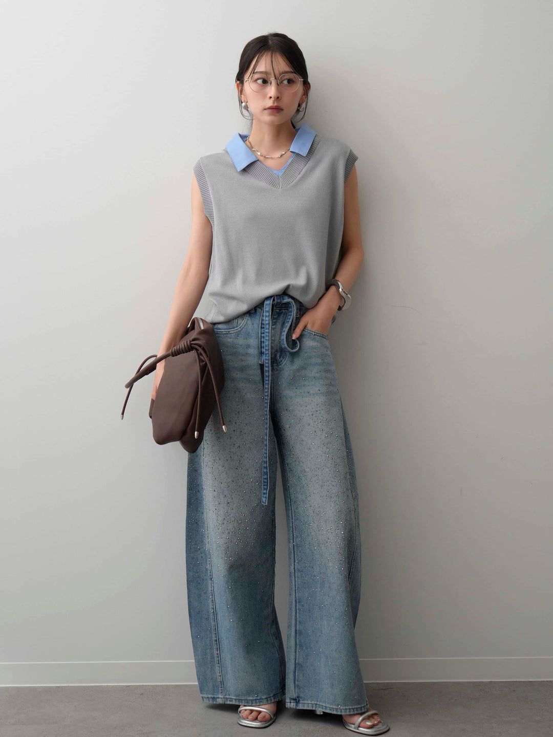 [予約]ウエストベルトフロントビジューカーブワイドパンツ/lightblue