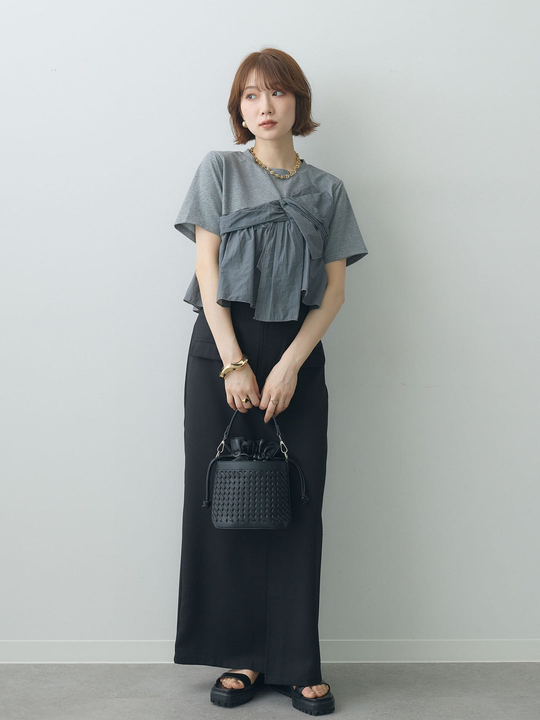 [予約]クレープデシンフラップ付きストレートスカート/black