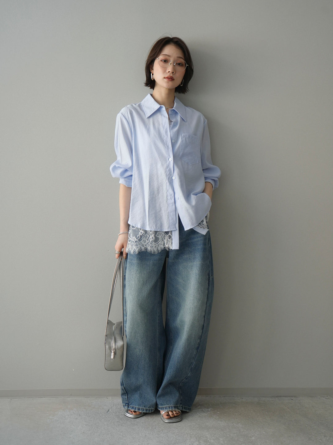 [予約]レイヤードデザイン裾レースブラウス/blue