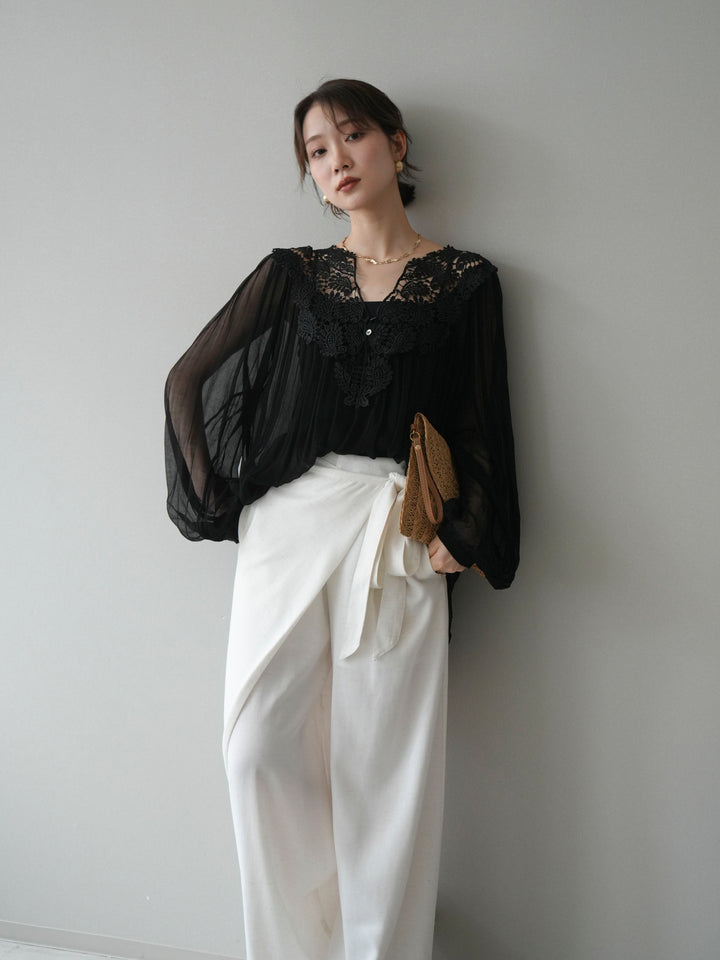 [予約]レースディテールシアーブラウス/black