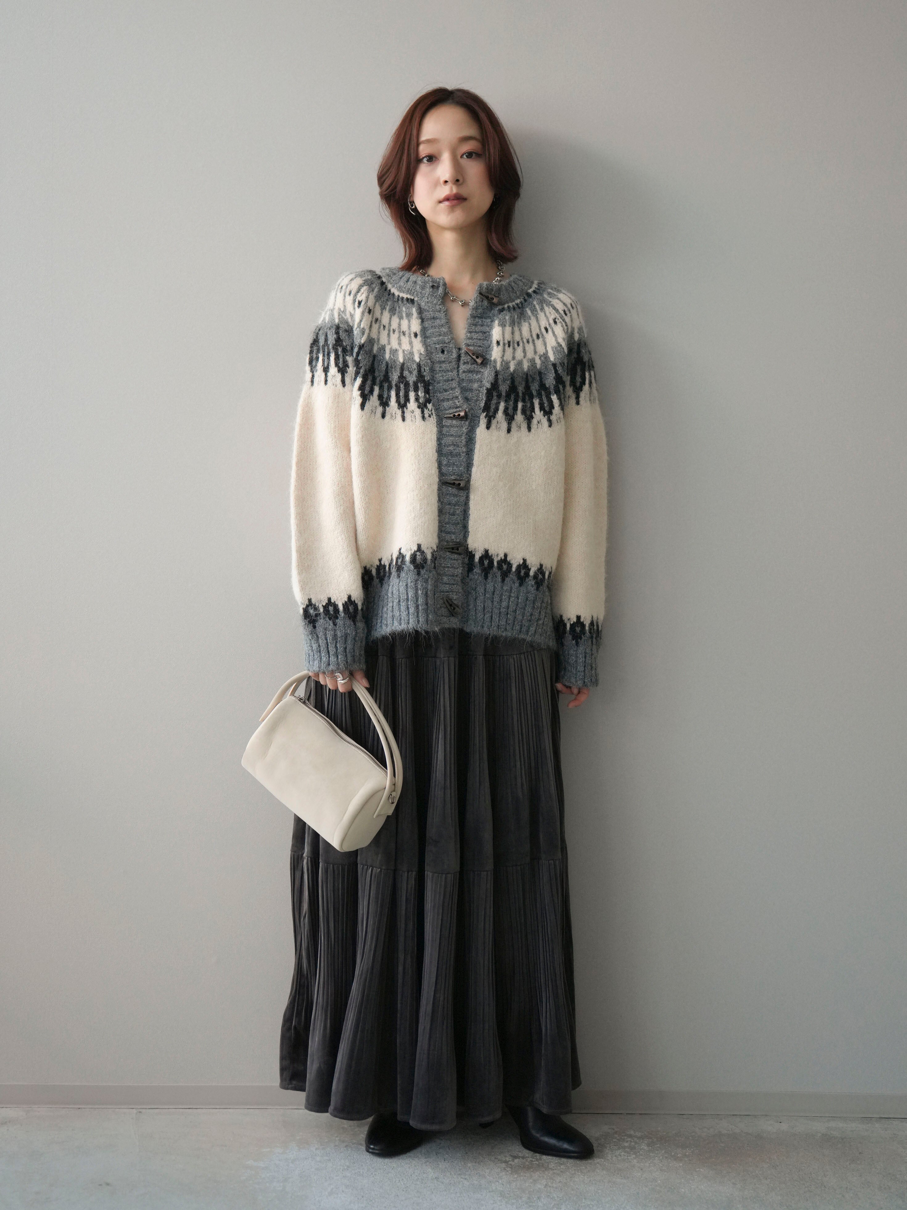 予約]トグルボタン求心柄ニットカーディガン/gray – Lumier
