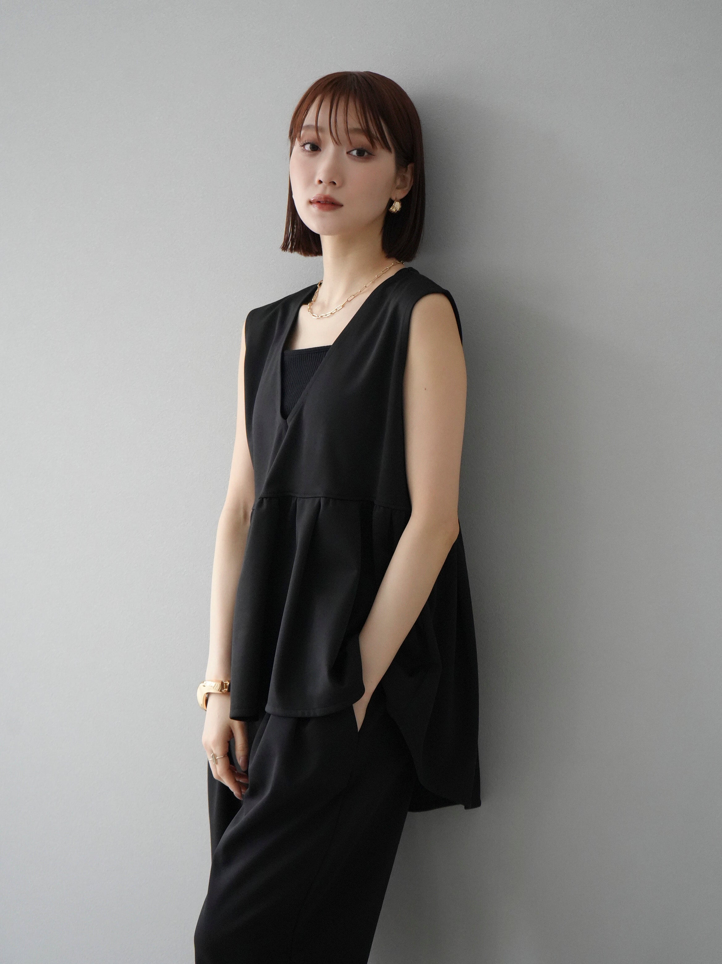 ブラック Vネック ベスト Vネックニットベスト(110~130cm)(110cm ブラック): トップス