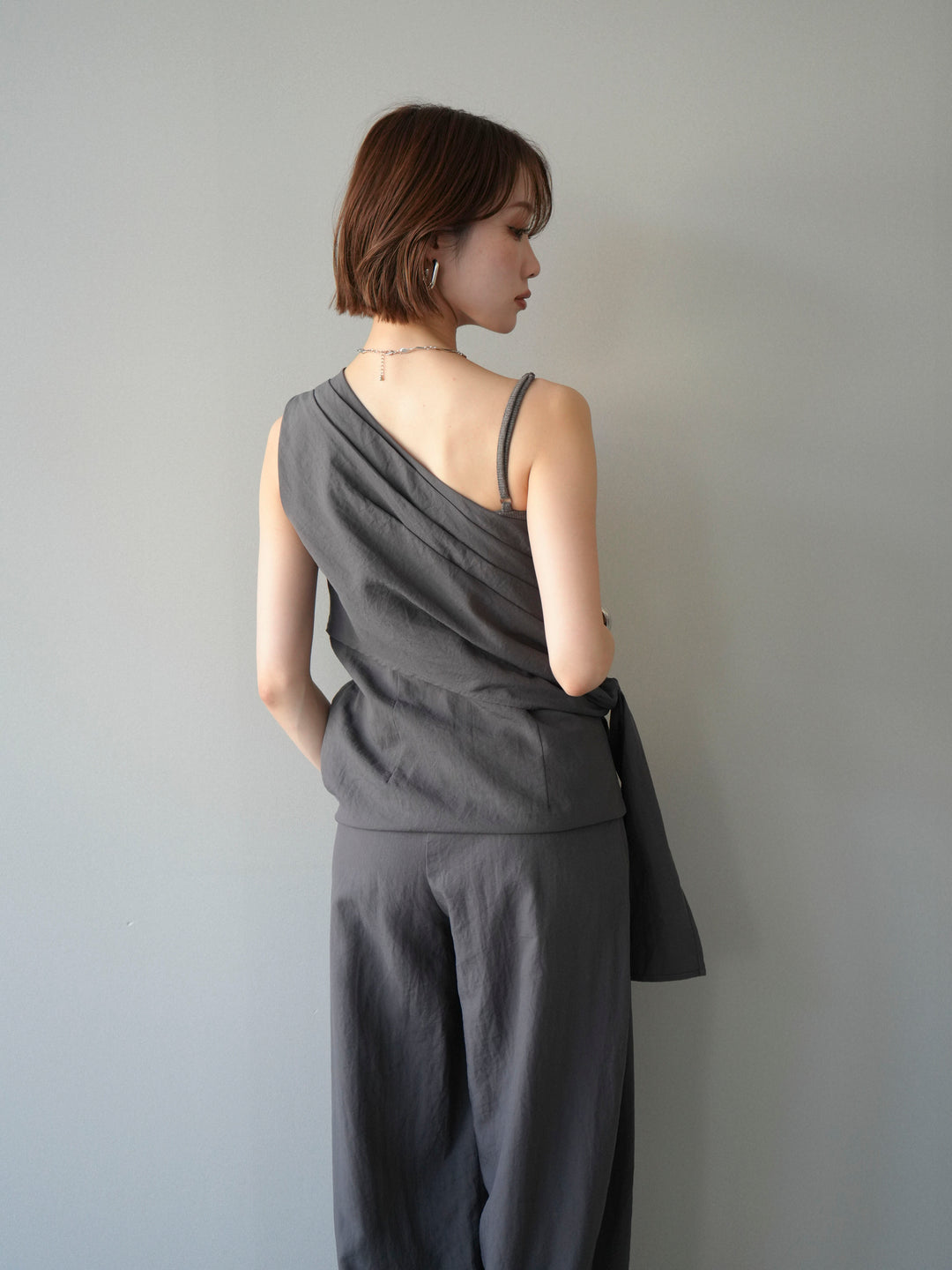 [予約]ワンショルダーラップトップス/gray