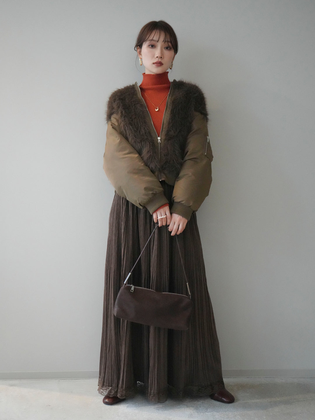 [SET]ファードッキングMA-1+袖ボタンボトルネックリブニットトップス+裾レーススウェードプリーツマキシスカート(3set)