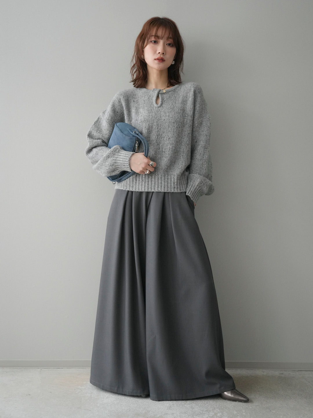 [SET]ツイストネックラメネップヤーンニットプルオーバー+テープベルトタックバギーパンツ(2set)