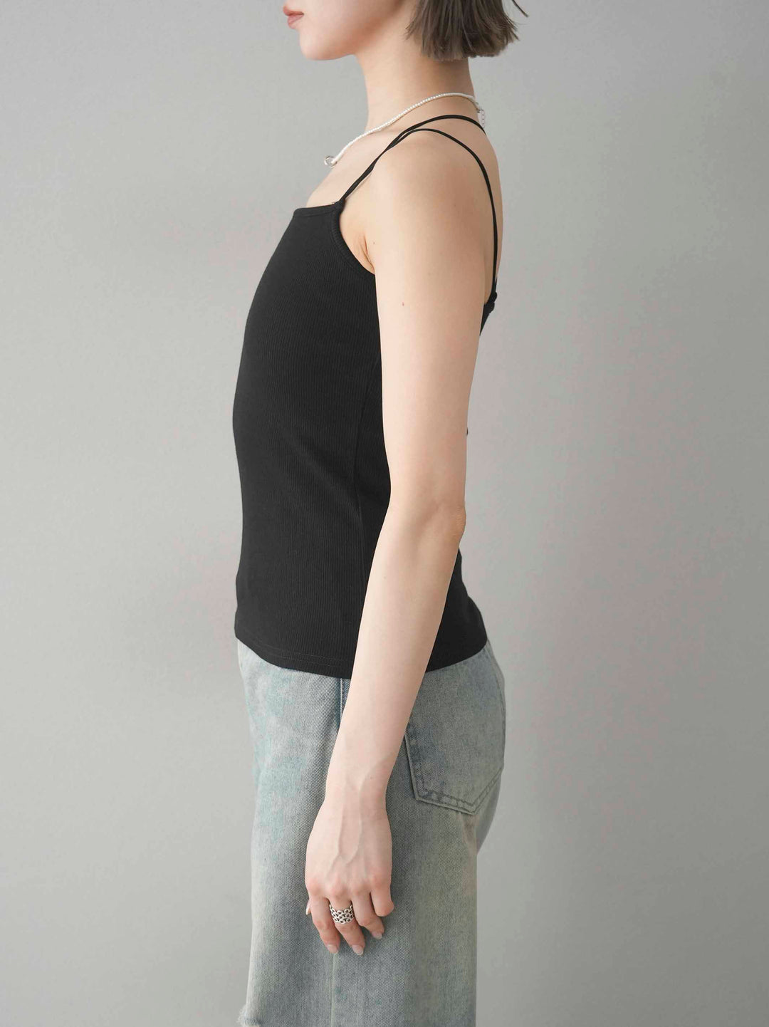 【預購】後背交叉罩杯背心/黑色