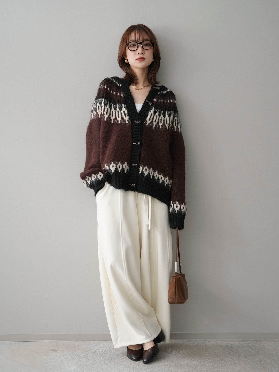 [SET]トグルボタン求心柄ニットカーディガン+ウエストベルトカーブラインスエットパンツ(2set)