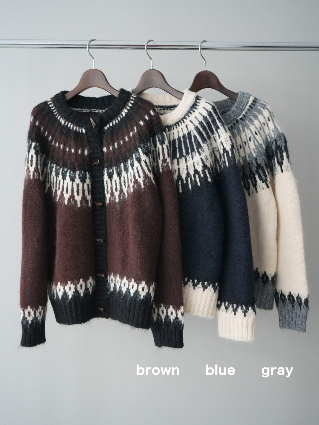 [SET]トグルボタン求心柄ニットカーディガン+ウエストベルトカーブラインスエットパンツ(2set)