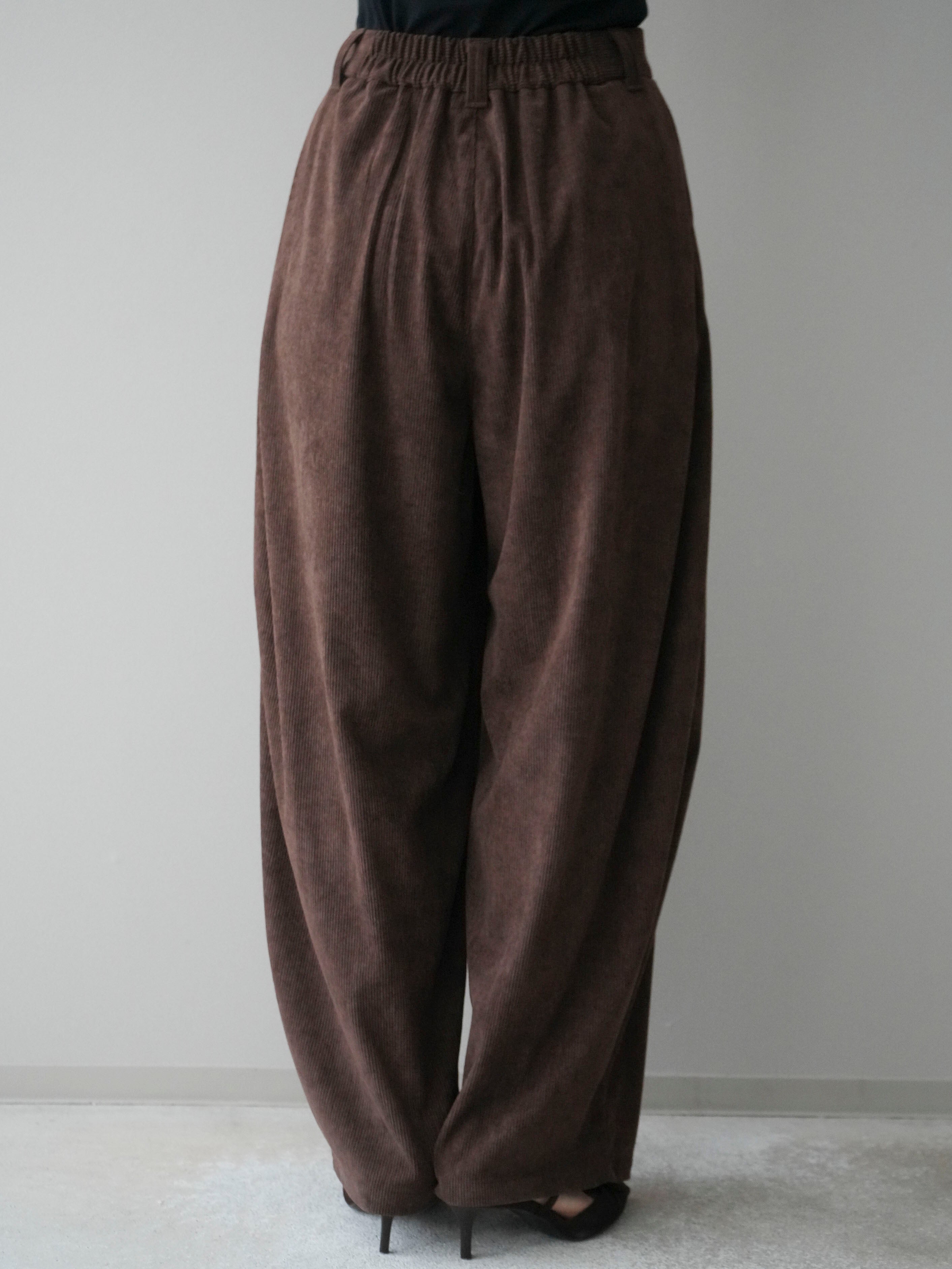 予約]コーデュロイサイドタックコクーンパンツ/brown – Lumier