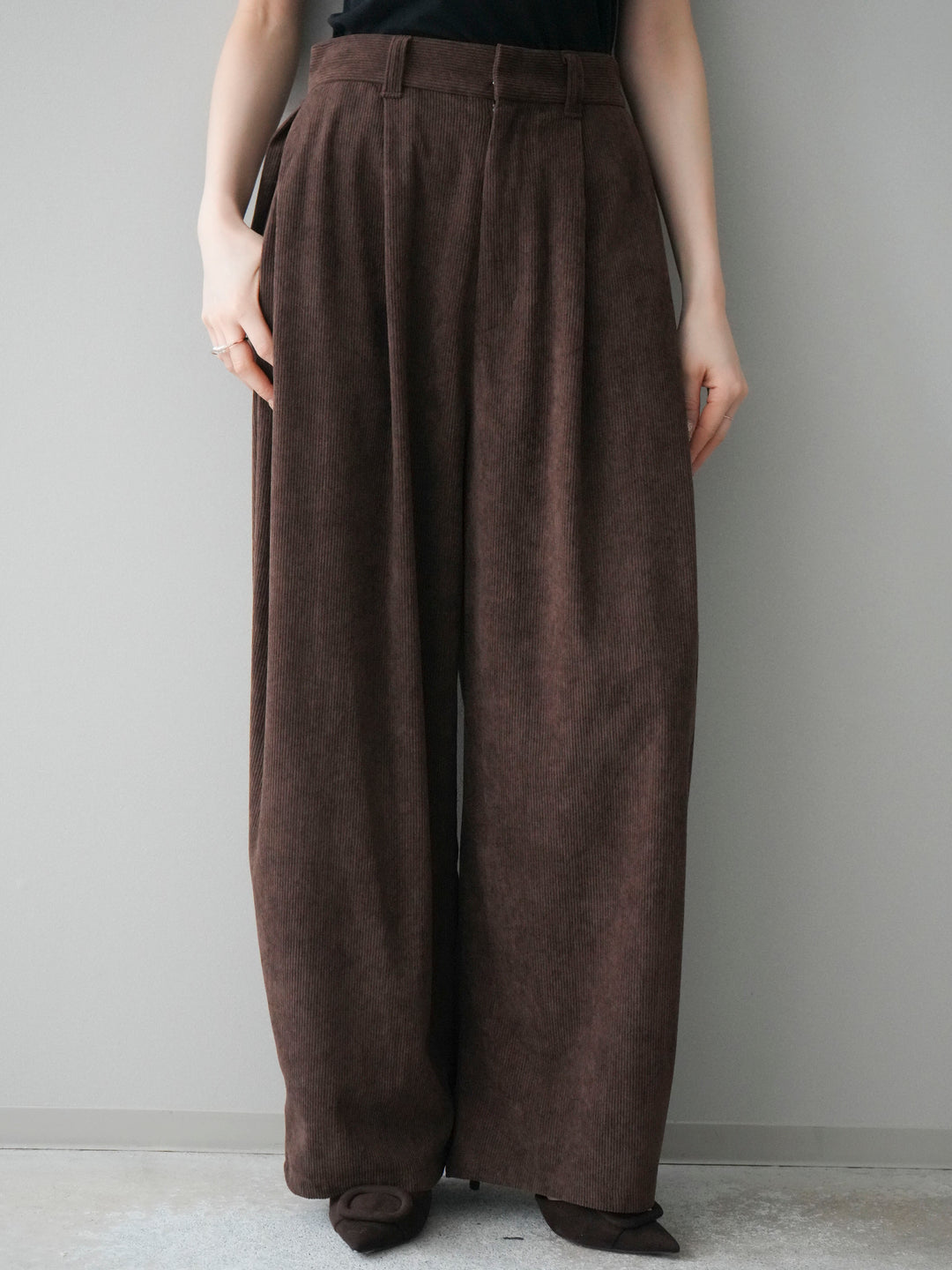 [予約]コーデュロイサイドタックコクーンパンツ/brown