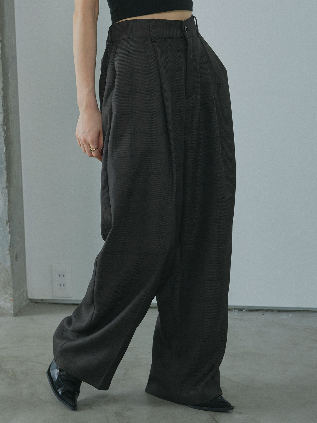 [予約]杢チェックタックパンツ/charcoal