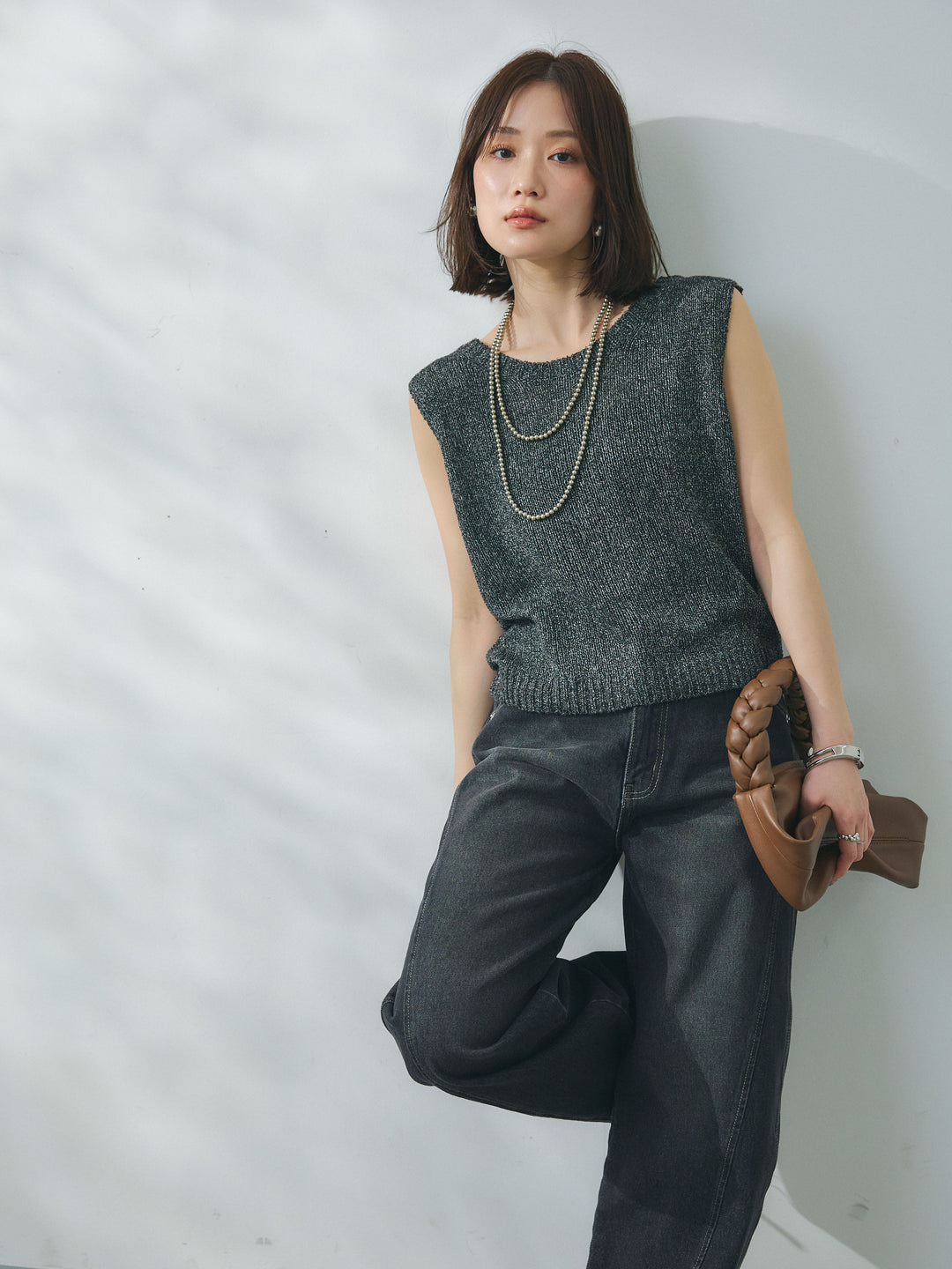 [予約]スリーブレスバックスリットニットプルオーバー/charcoal