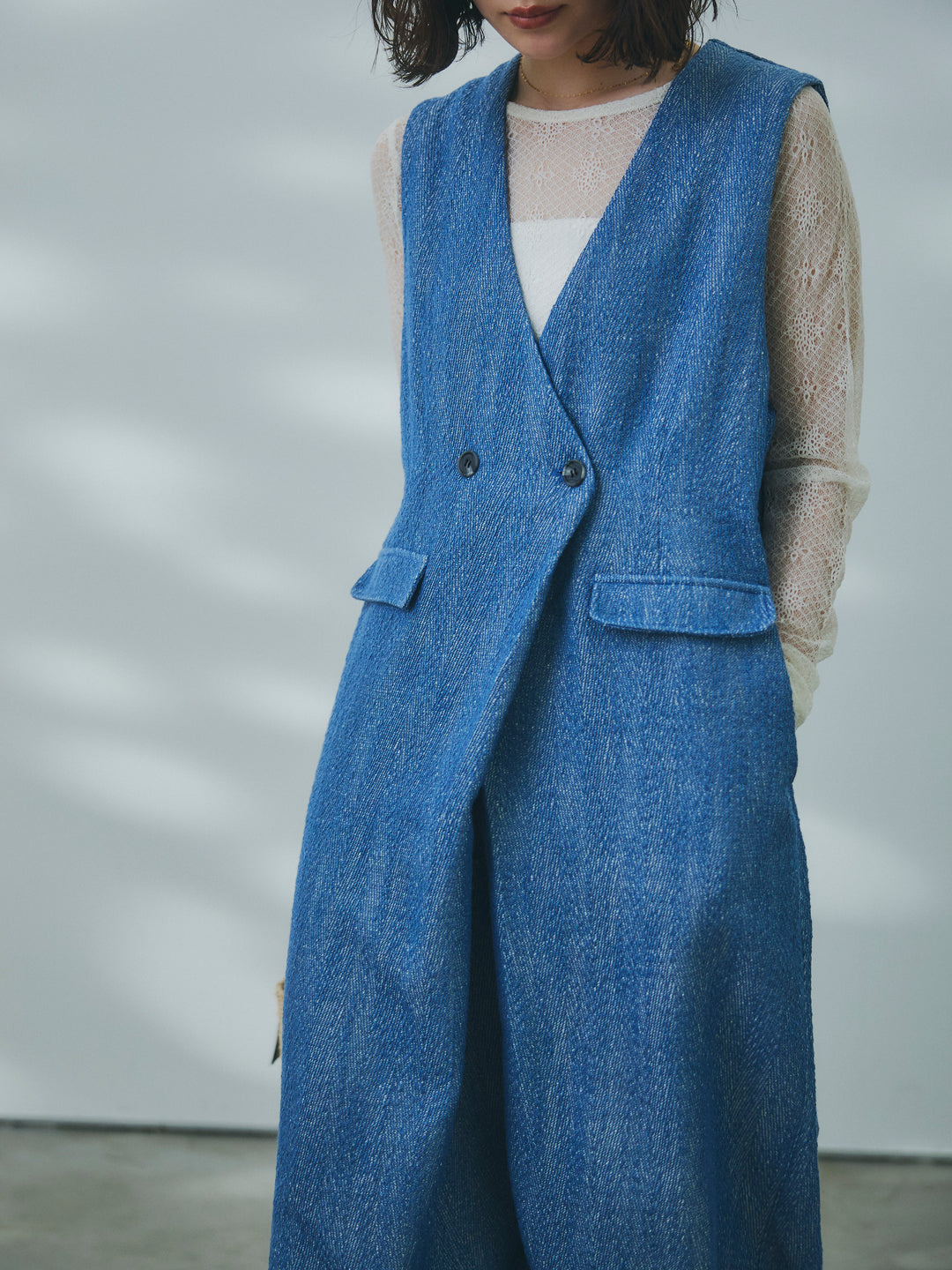 【Allure】[SET]デニムライクヘリンボーンサロペット+ネットレーストップス(2set)