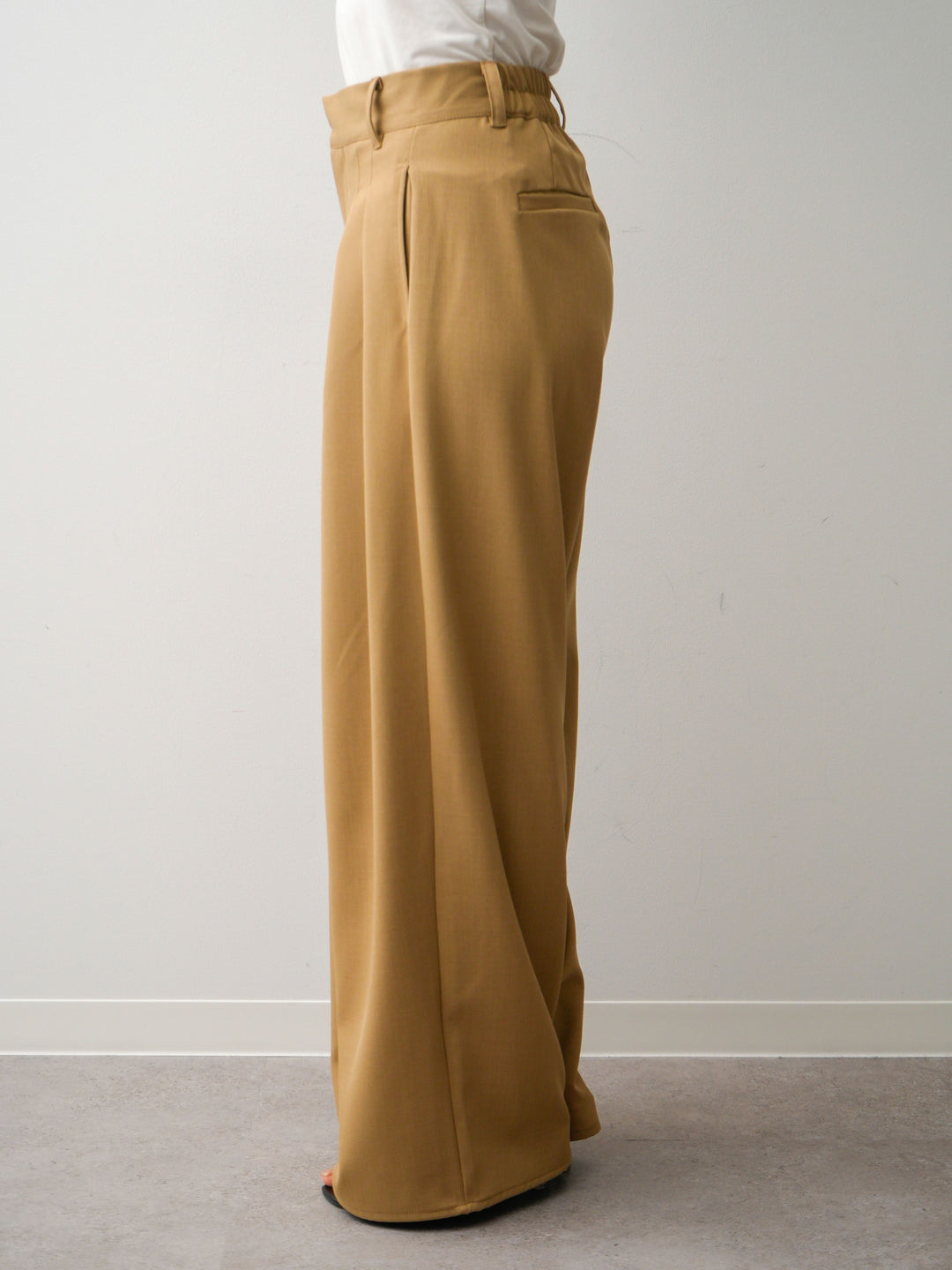 【預購】Crepe de Cin 褶皺寬褲 米色