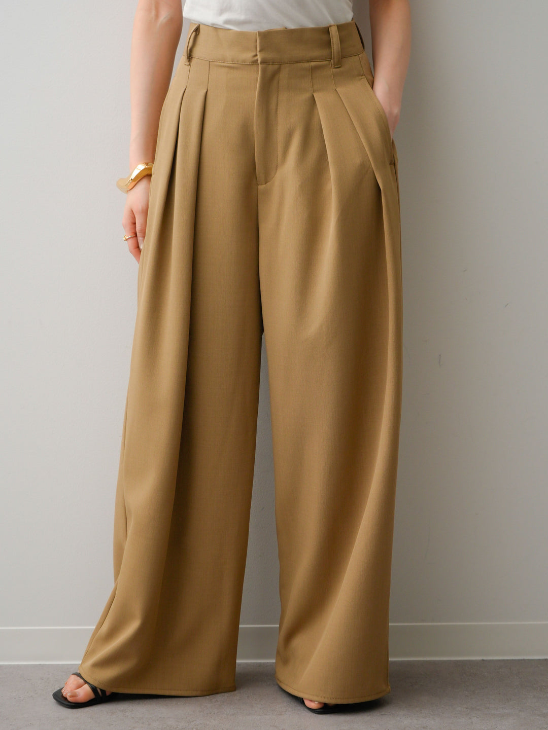 【預購】Crepe de Cin 褶皺寬褲 米色
