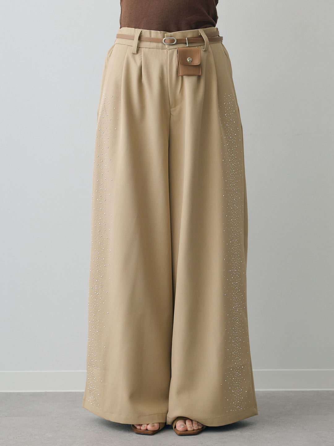 [予約]ポーチベルト付サイドビジュータックワイドパンツ/beige