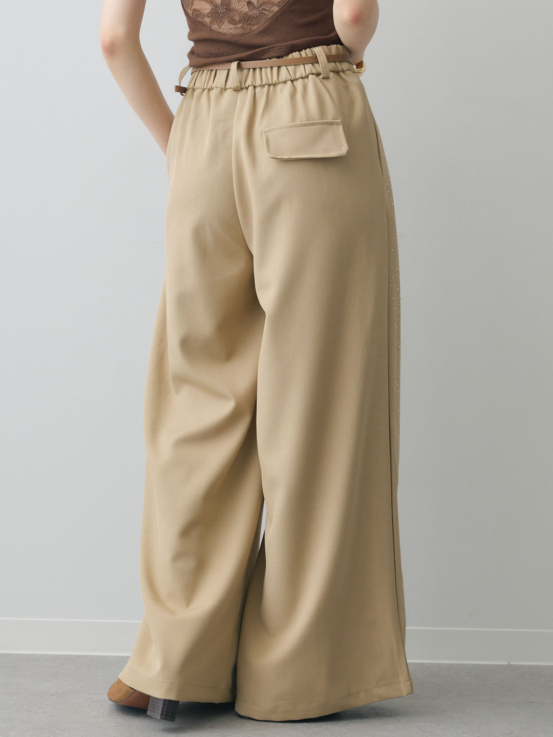 [予約]ポーチベルト付サイドビジュータックワイドパンツ/beige