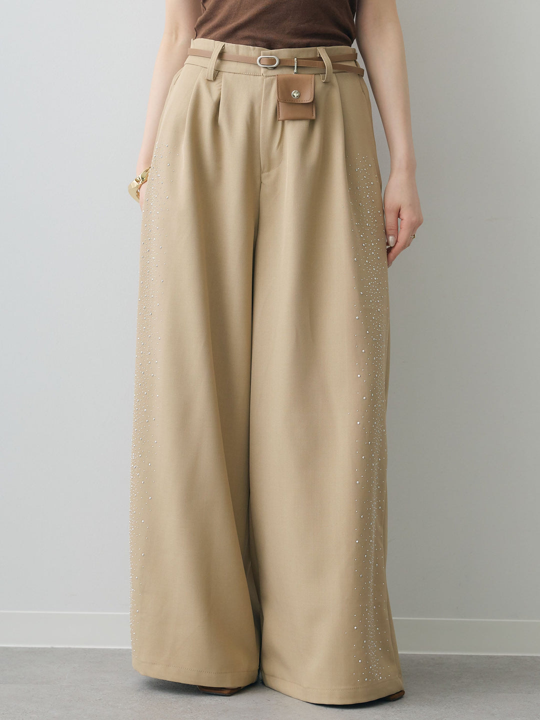 [予約]ポーチベルト付サイドビジュータックワイドパンツ/beige