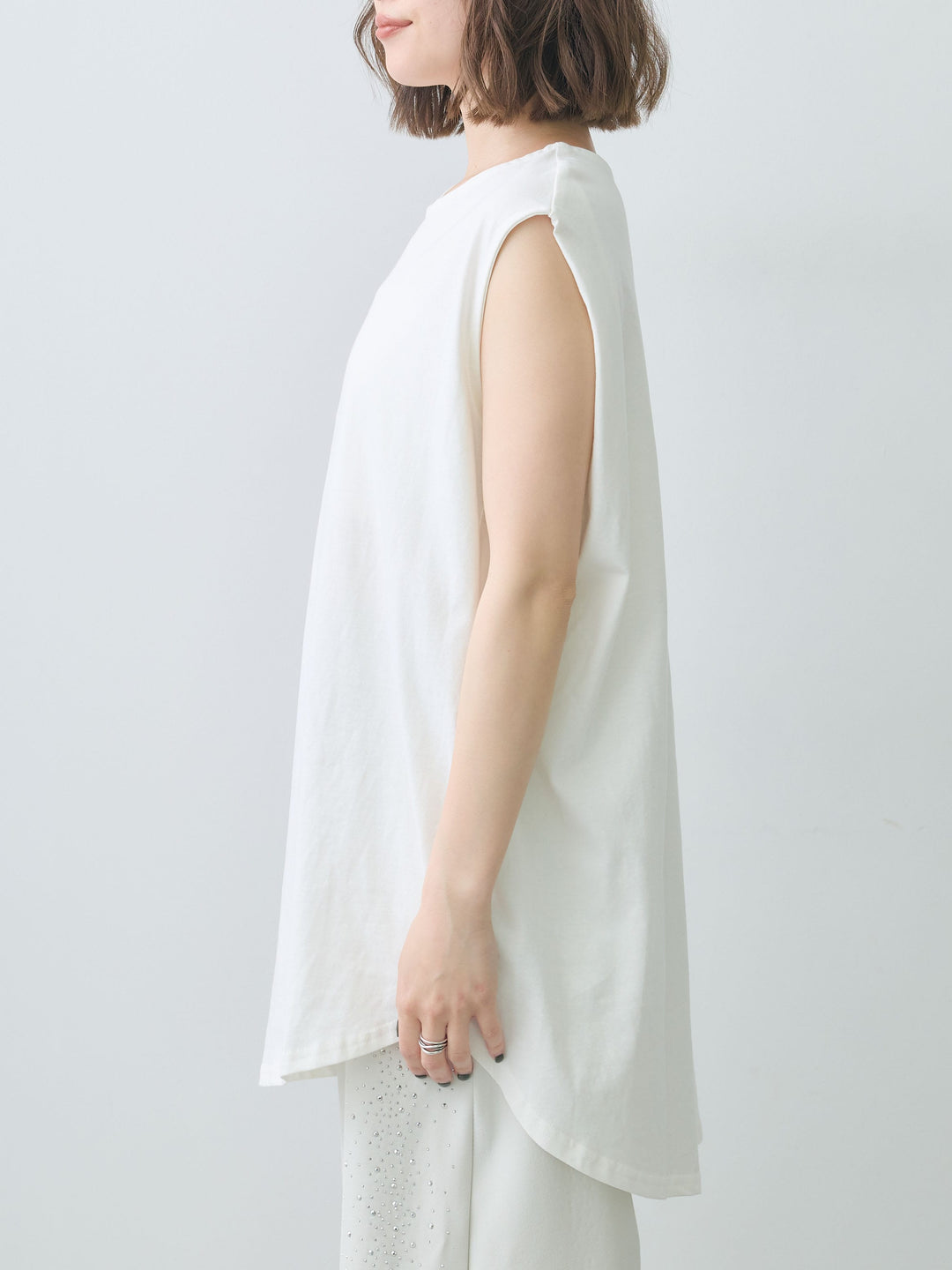 [予約]オーバーサイズノースリカットソー/offwhite