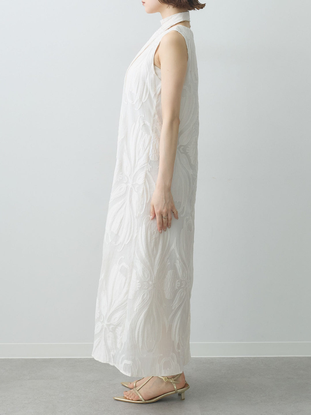 [予約]Vネックシアージャガードノースリワンピース/white