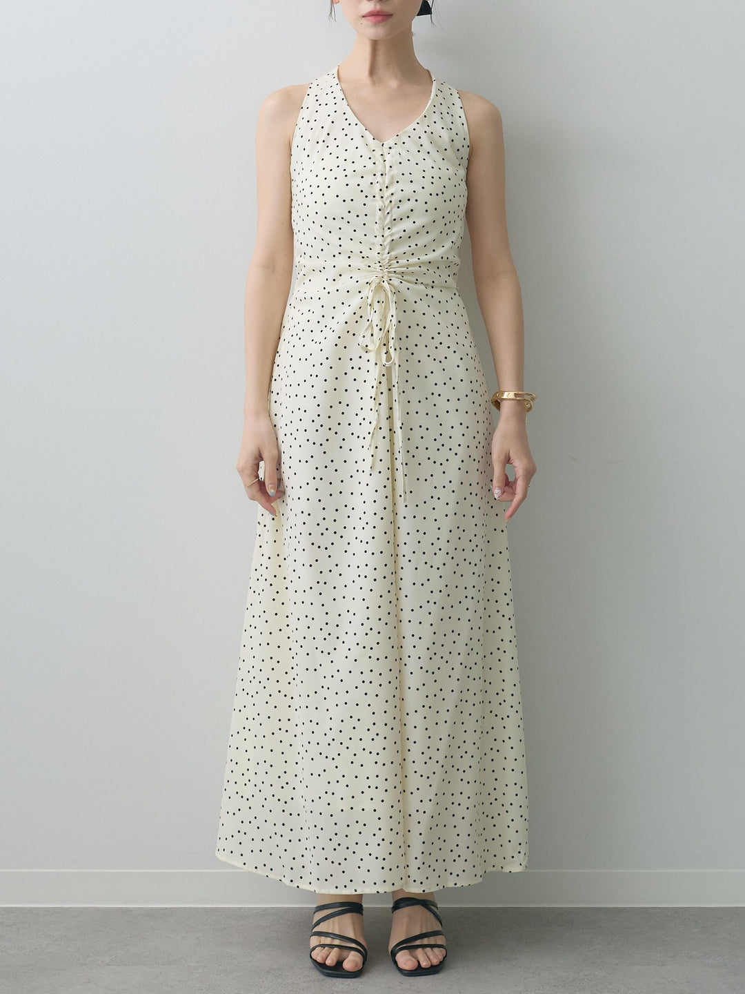 [予約]ホルターネックドット柄シャーリングデザインワンピース/ivory