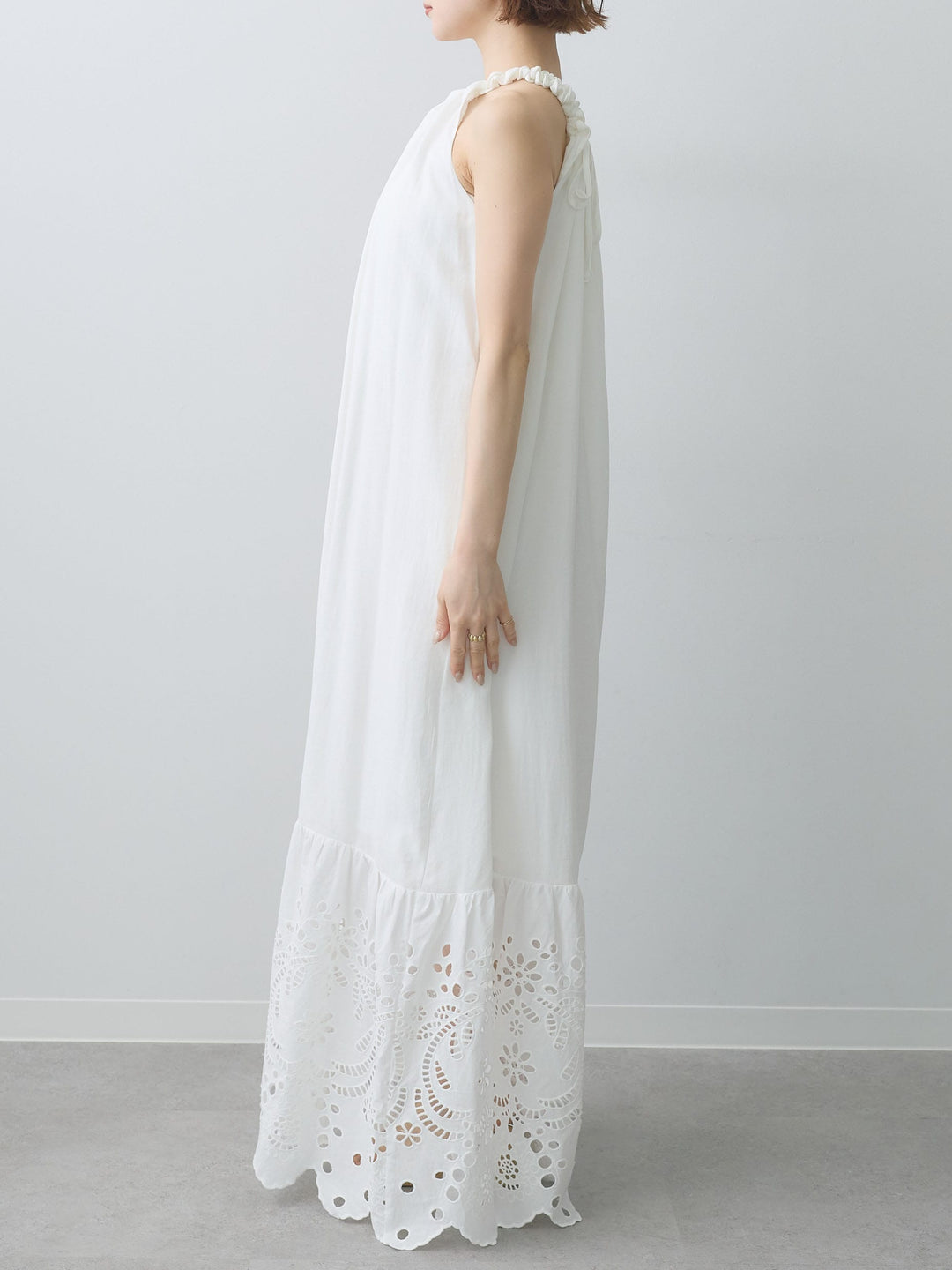 [予約]スカラップヘムカットワークレースキャミワンピース/white
