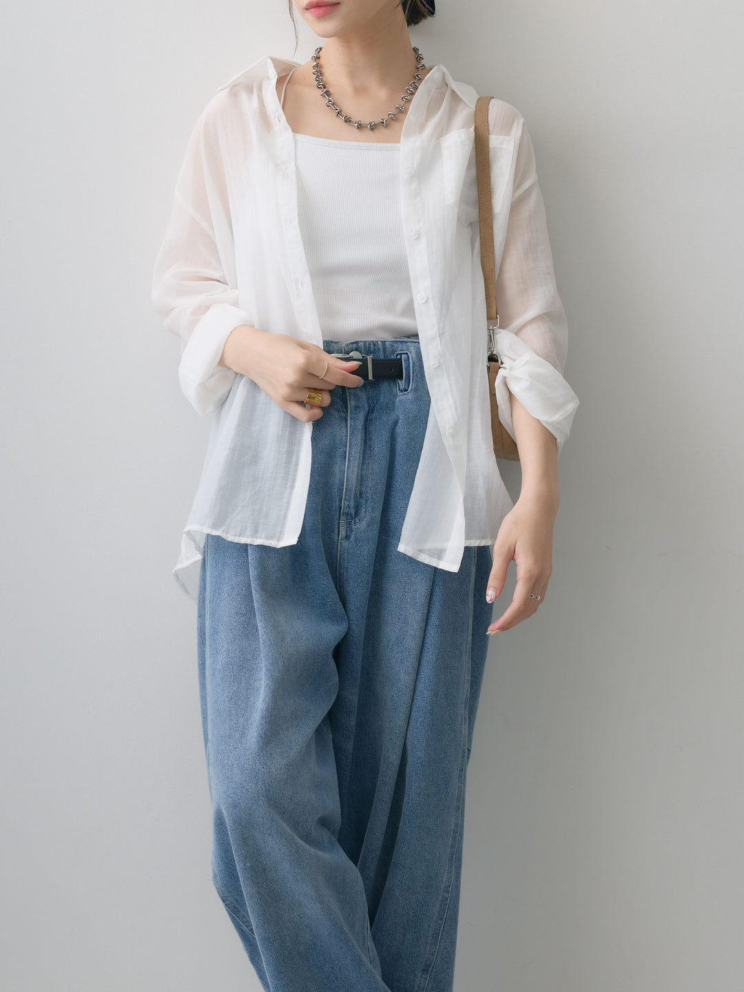 [SET]バックツイストシアーオーバーシャツ+カップ付きバッククロスキャミソール(2set)
