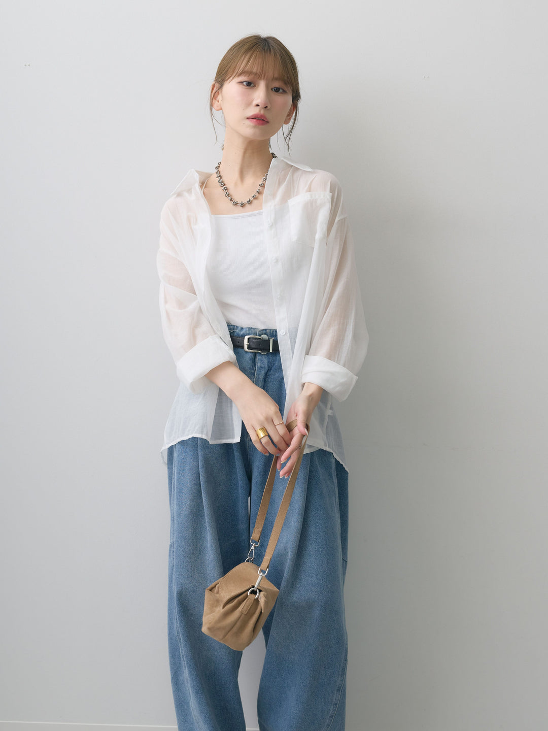 [SET]バックツイストシアーオーバーシャツ+カップ付きバッククロスキャミソール(2set)