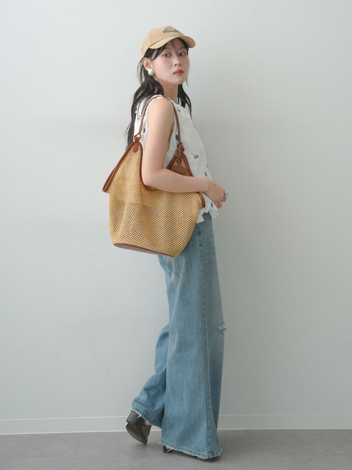 【套裝】花朵刺繡燈籠袖上衣+輕薄牛仔短褲（兩件套裝）