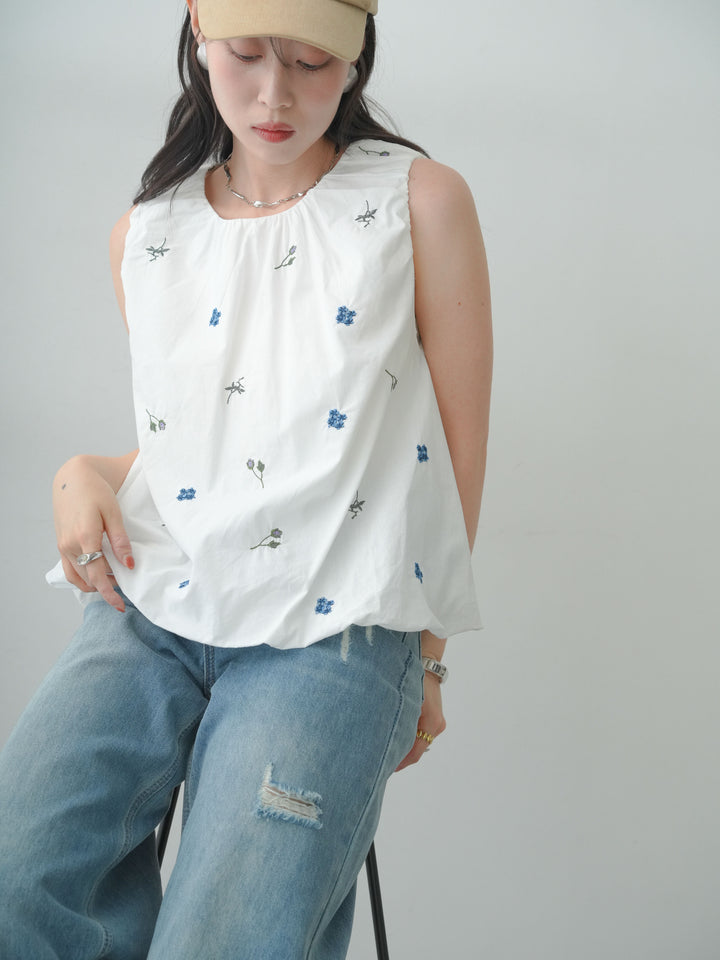 【套裝】花朵刺繡燈籠袖上衣+輕薄牛仔短褲（兩件套裝）